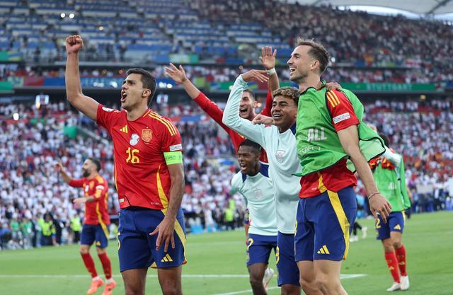 西班牙惨遭淘汰，签下欧洲杯失利四强的简单介绍