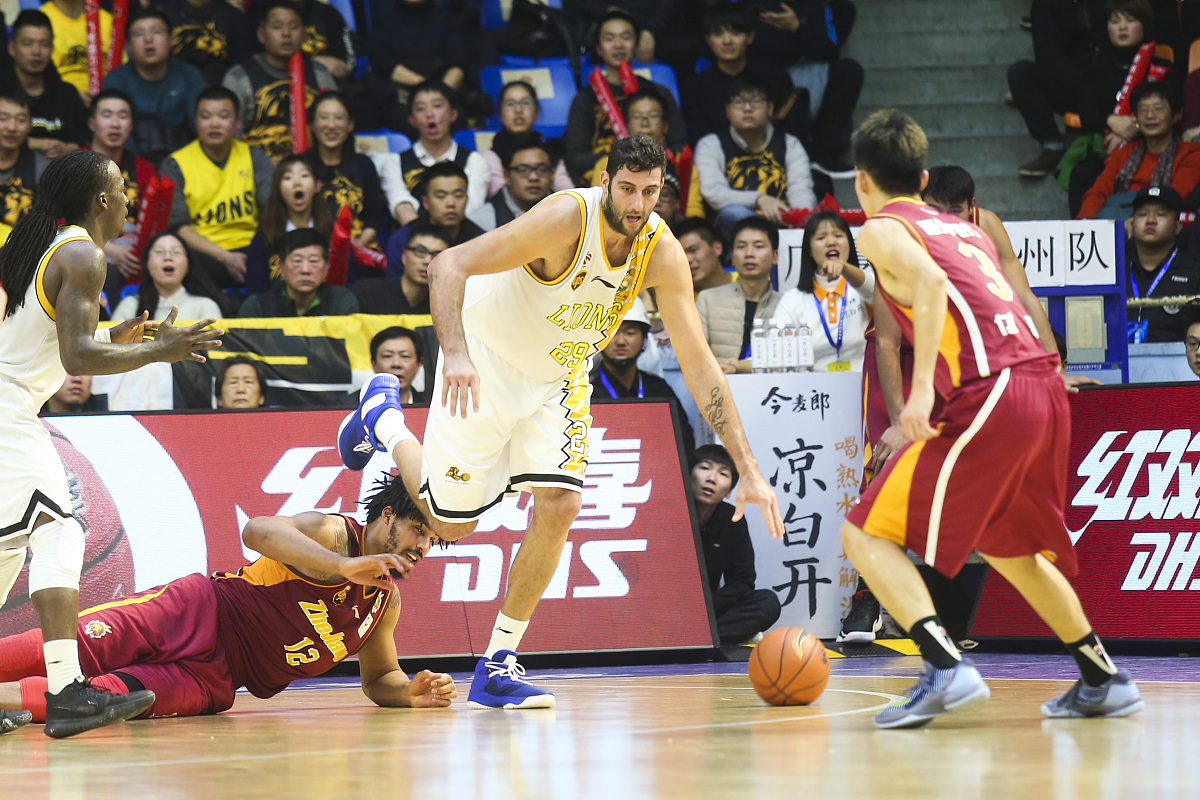 比赛精彩纷呈，球员技术表现升级的简单介绍