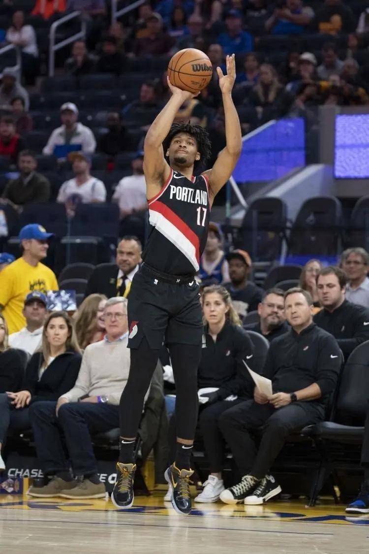 开拓者队关键时刻表现出色,逆转对手夺胜的简单介绍 开拓者队关键时刻表现出色,逆转对手夺胜的简单介绍