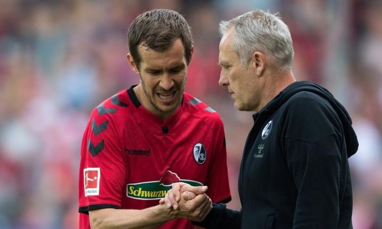 弗赖堡球员在社交媒体平台上公开道歉的简单介绍