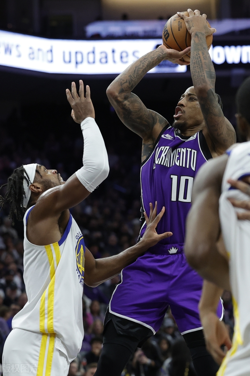 球员在比赛中频频获得得分机会,发挥抢眼 球员在比赛中频频获得得分机会,发挥抢眼