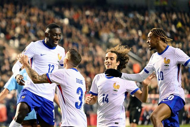 法国队在比赛中表现出色,赢得比赛 法国队在比赛中表现出色,赢得比赛