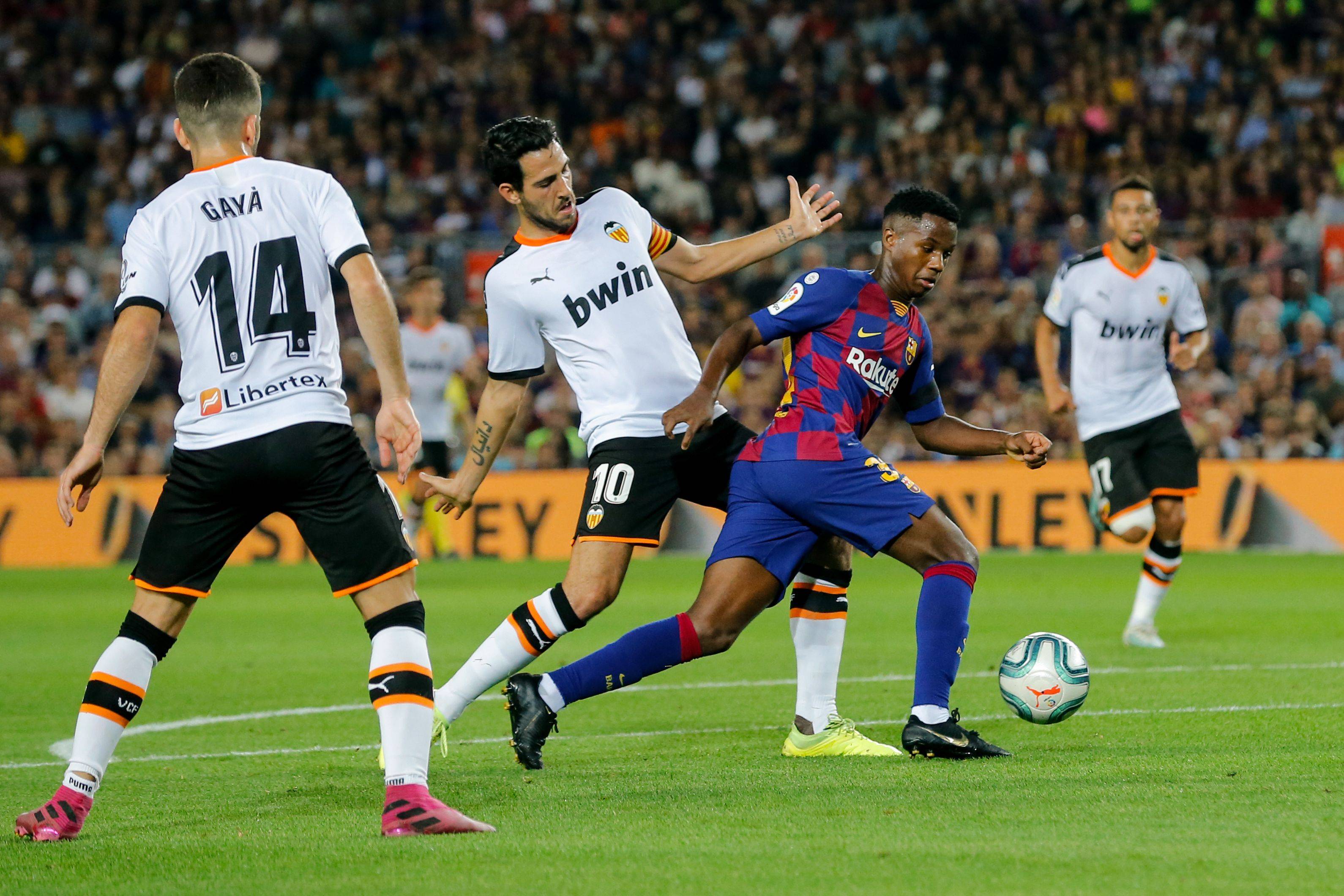 包含足球职业联赛的精彩程度逐渐升温，势不可挡的词条