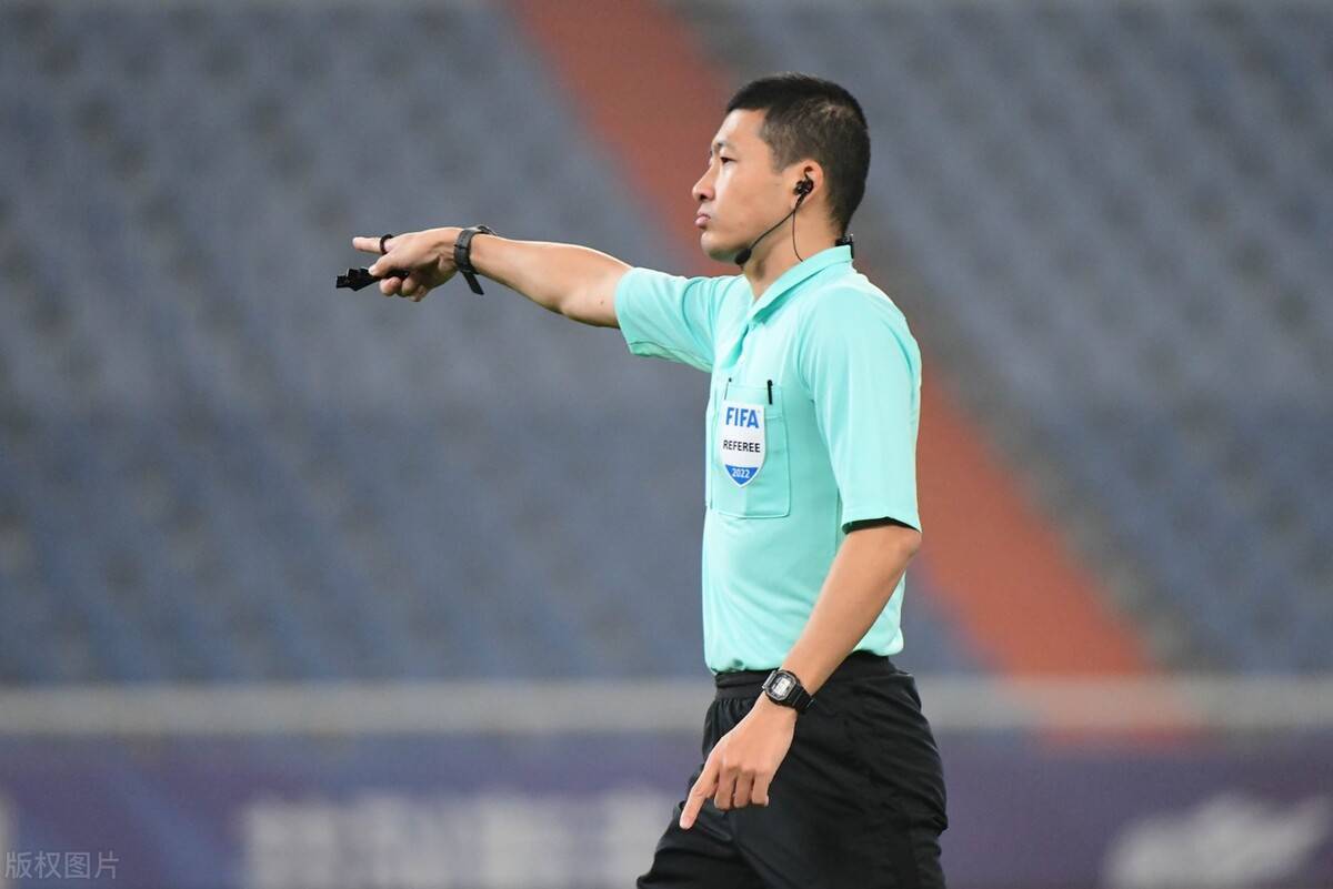 马德里竞技球迷抗议裁判,要求公正判罚的简单介绍 马德里竞技球迷抗议裁判,要求公正判罚的简单介绍