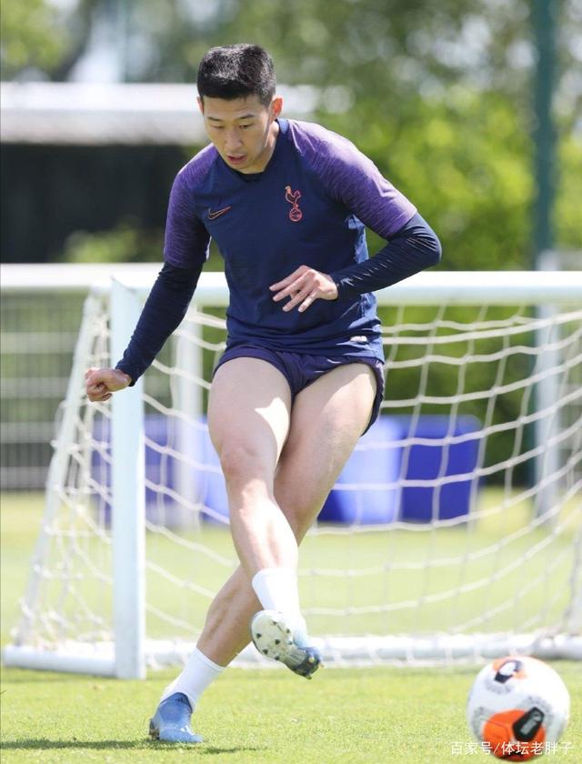 包含球队队员私底下组织训练，加强个人技术提升的词条