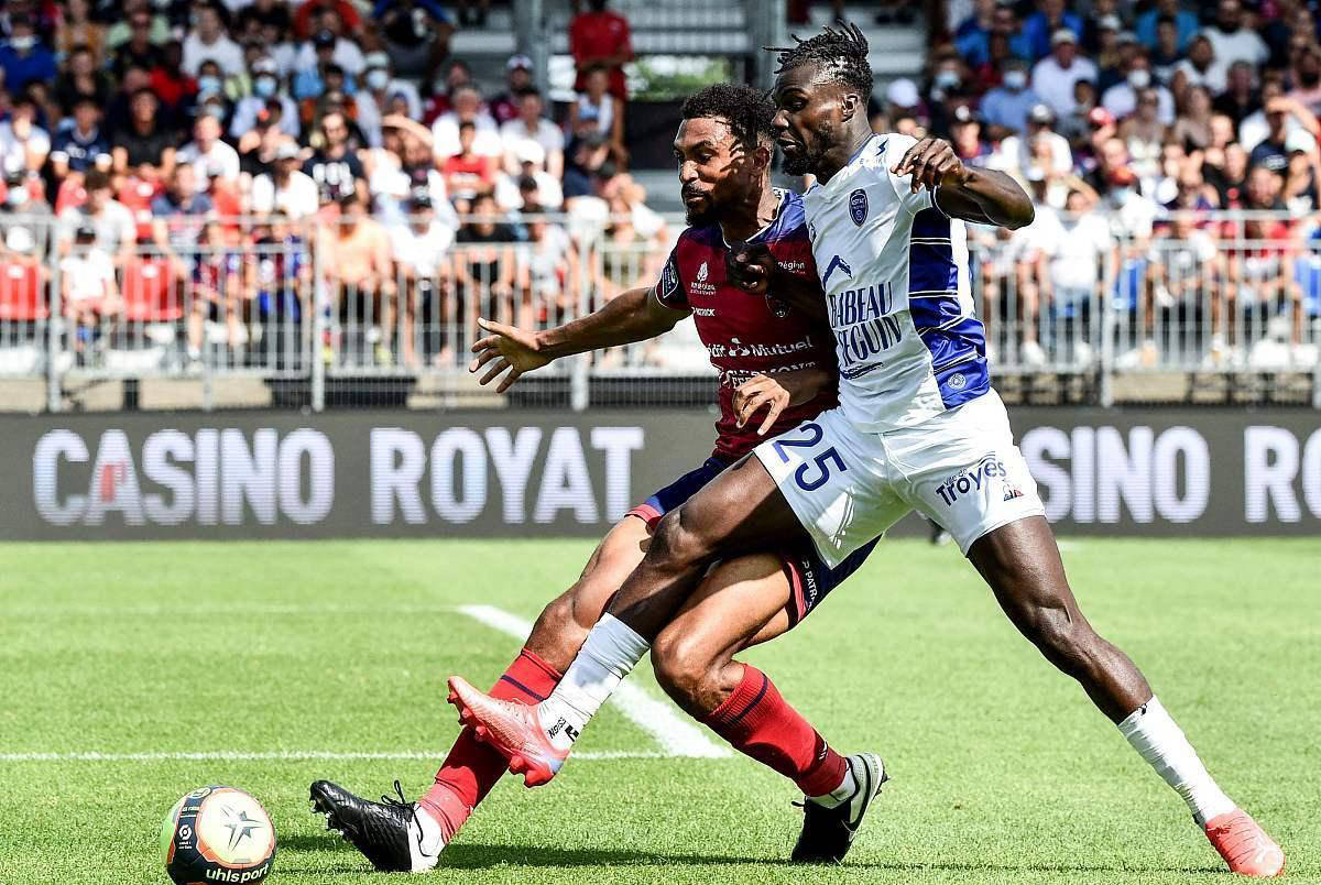 莱比锡红牛遭遇头回合失利,神来之笔唤醒比赛的简单介绍 莱比锡红牛遭遇头回合失利,神来之笔唤醒比赛的简单介绍