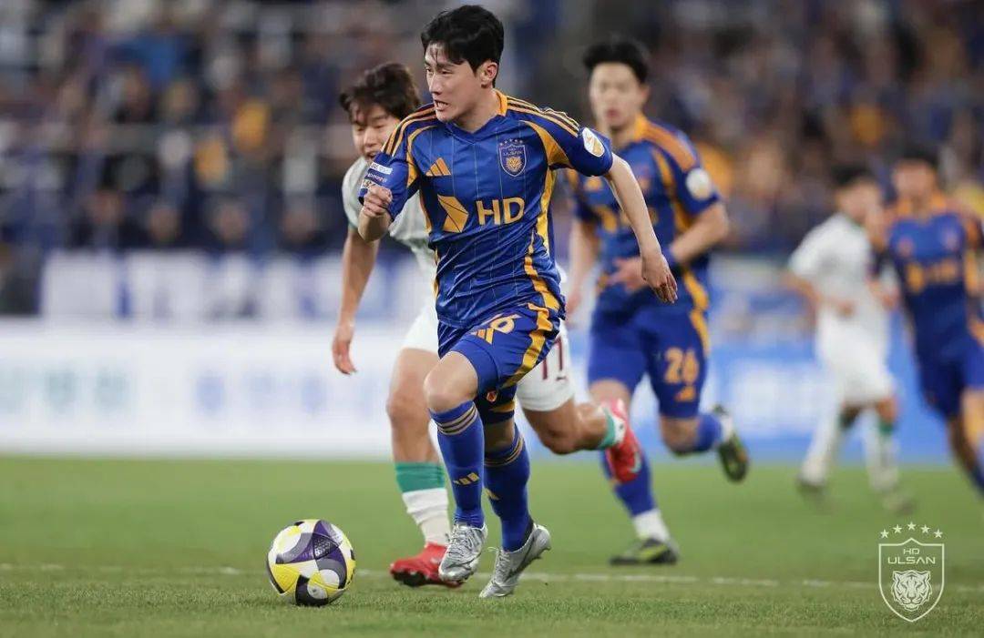 足球联赛中球员神勇表现,精彩比赛令人回味无穷的简单介绍 足球联赛中球员神勇表现,精彩比赛令人回味无穷的简单介绍