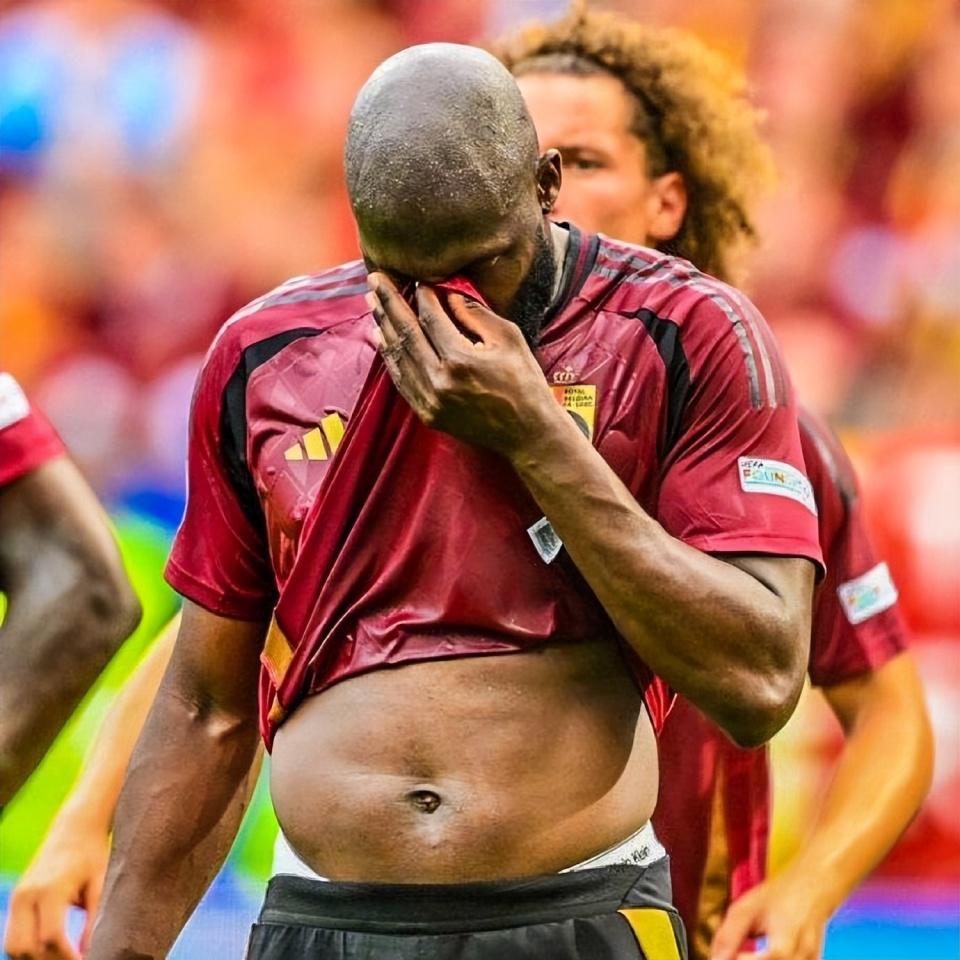 那不勒斯客场战平,保级形势略有好转的简单介绍 那不勒斯客场战平,保级形势略有好转的简单介绍