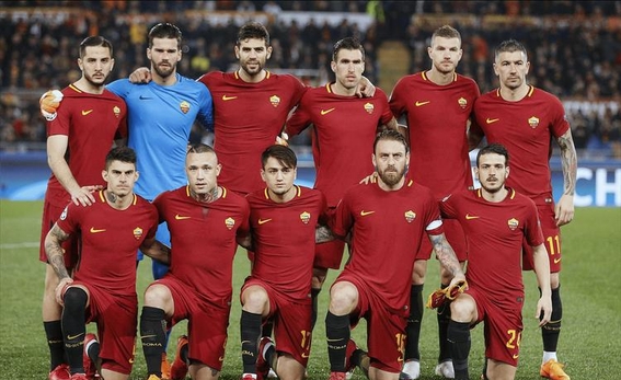 利物浦与AC米兰战平晋级强