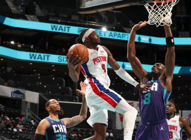 火箭主场不敌黄蜂,陷入低迷 火箭主场不敌黄蜂,陷入低迷