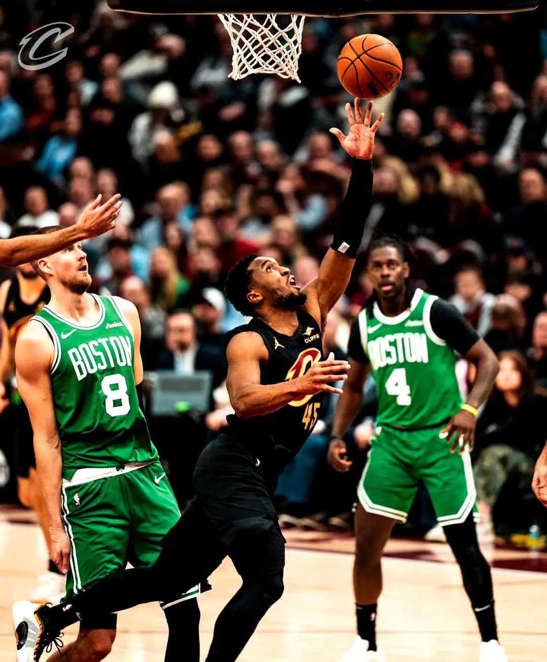 雄鹿战胜骑士，步行者击败凯尔特人