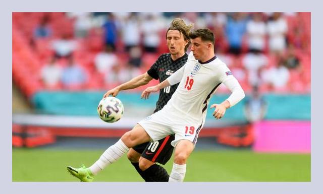 包含日本险胜英格兰，莫德里奇统治全场的词条