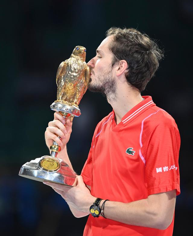 戴维斯杯鏖战法网,梅德韦杰夫扛起全队 戴维斯杯鏖战法网,梅德韦杰夫扛起全队